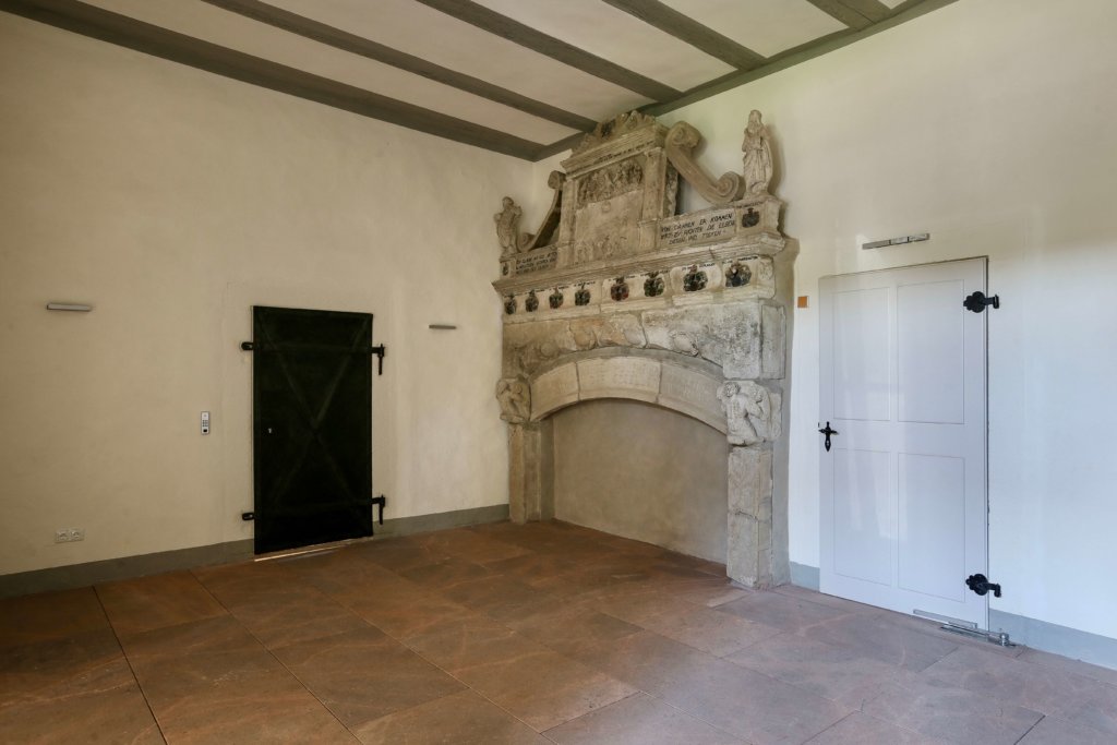 Das Kaminportal von Schloss Schweta